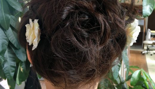 ミディアムヘアでもこんな素敵な着物用のアップスタイルが出来ました。