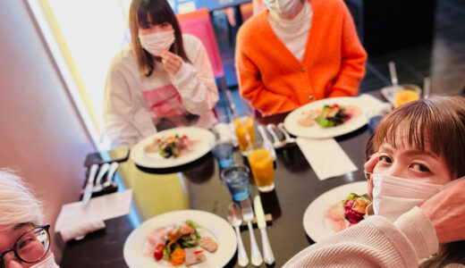 年度末になったので、ランチ会を兼ねてミーティングをして来ました！